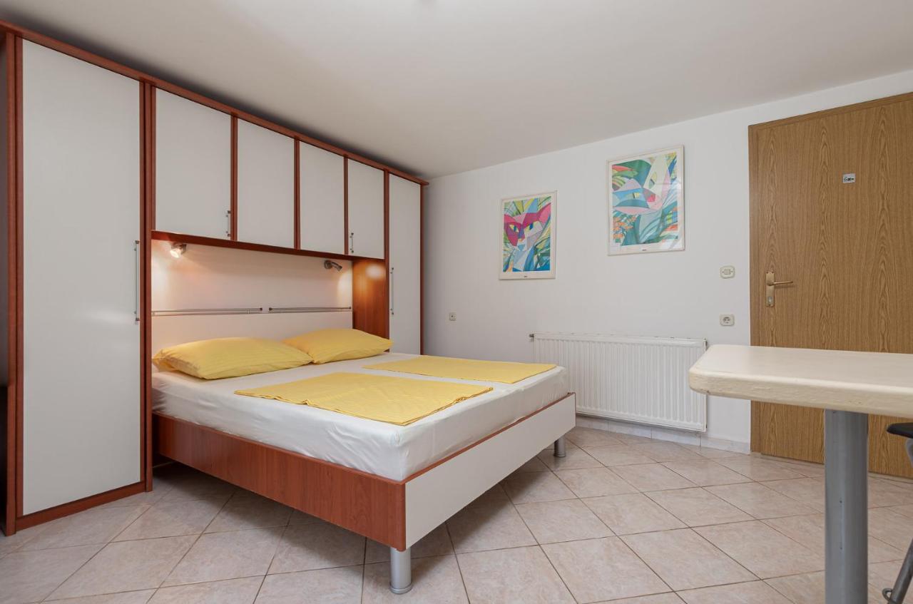Haus Eva Apartment Novigrad  Exterior photo